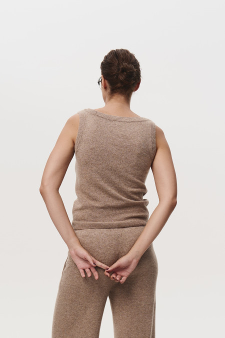 Basic Dark Beige Lambswool Top