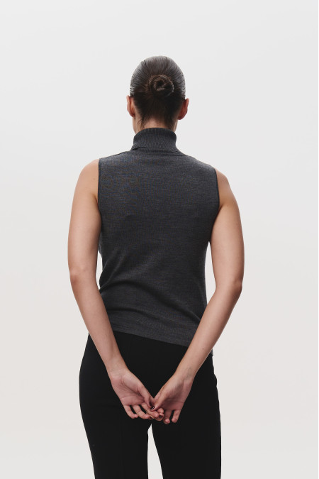 Dark Grey 100% Merino Wool Turtleneck Top Dark Grey 100% Merino Wool Turtleneck Top