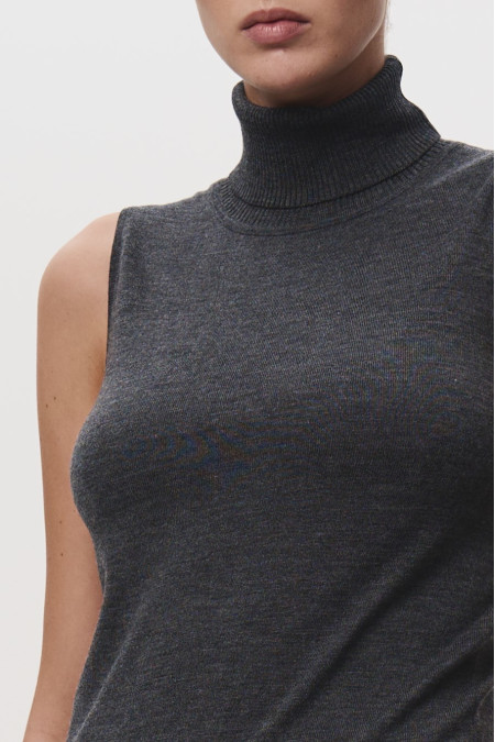 Dark Grey 100% Merino Wool Turtleneck Top Dark Grey 100% Merino Wool Turtleneck Top