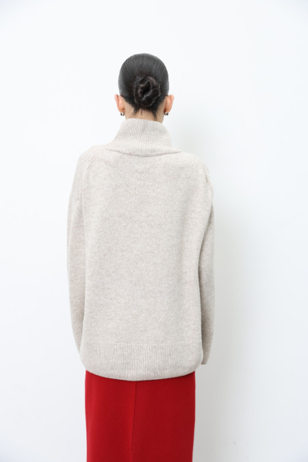 Beige Voluminous «Kvítka-Redka» Sweater Beige Voluminous «Kvítka-Redka» Sweater