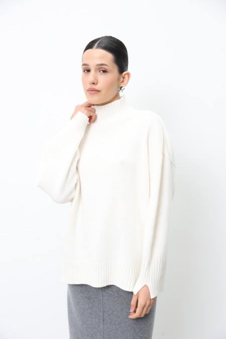 Oversized Off-White Lambswool Sweater Oversized Off-White Lambswool Sweater