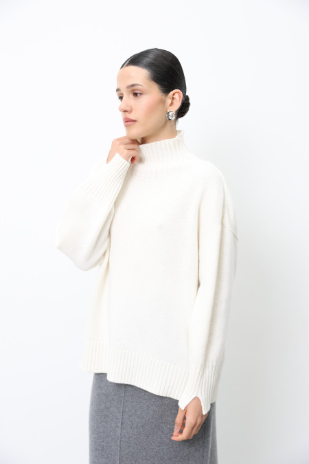 Oversized Off-White Lambswool Sweater Oversized Off-White Lambswool Sweater