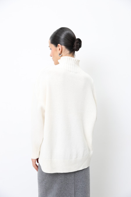 Oversized Off-White Lambswool Sweater Oversized Off-White Lambswool Sweater