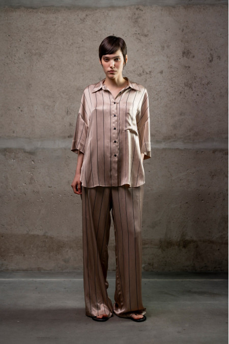 Брюки-палаццо вільного крою в піжамному стилі бежеві Брюки-палаццо вільного крою в піжамному стилі бежеві