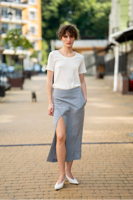 Off-White Viscose Short-Sleeved U-Neck Jumper Off-White Viscose Short-Sleeved U-Neck Jumper