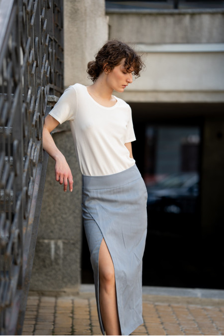 Off-White Viscose Short-Sleeved U-Neck Jumper Off-White Viscose Short-Sleeved U-Neck Jumper