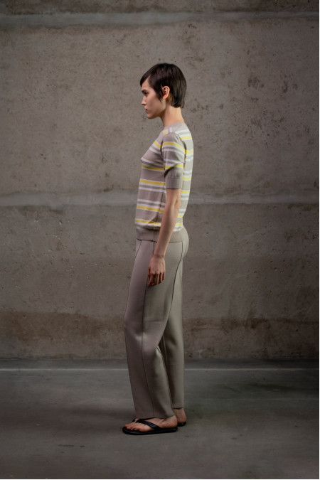 Смугастий джемпер з віскози бежево-молочний Смугастий джемпер з віскози бежево-молочний