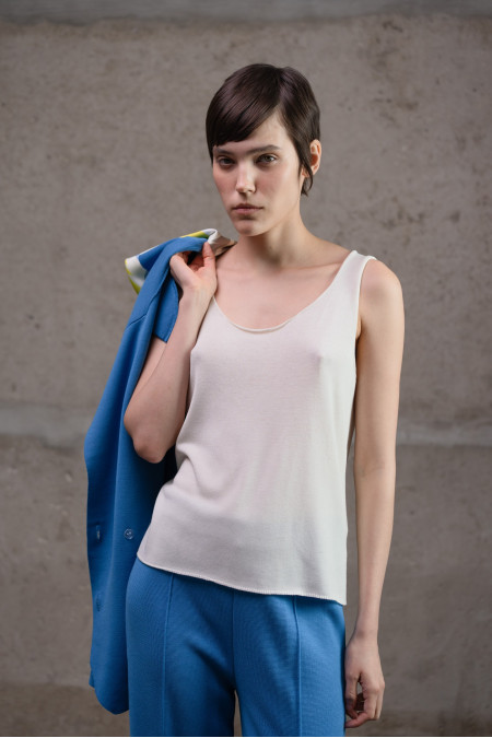 Off-White Top With Raw Edges Off-White Top With Raw Edges