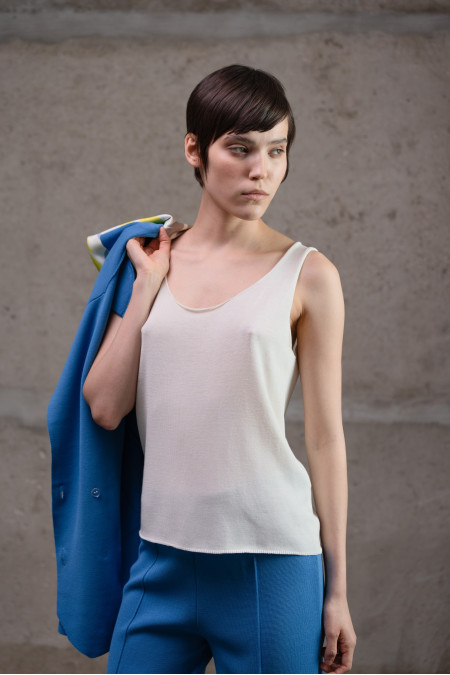 Off-White Top With Raw Edges Off-White Top With Raw Edges