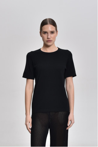 Black Short-Sleeved Basic Jumper