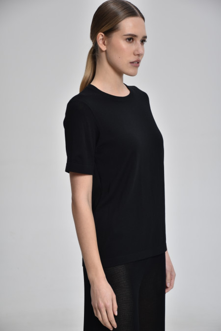Black Short-Sleeved Basic Jumper Black Short-Sleeved Basic Jumper